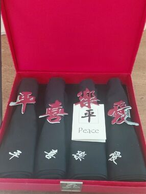 Discovery Black Napkin Set with Silver Japanese Character Accents